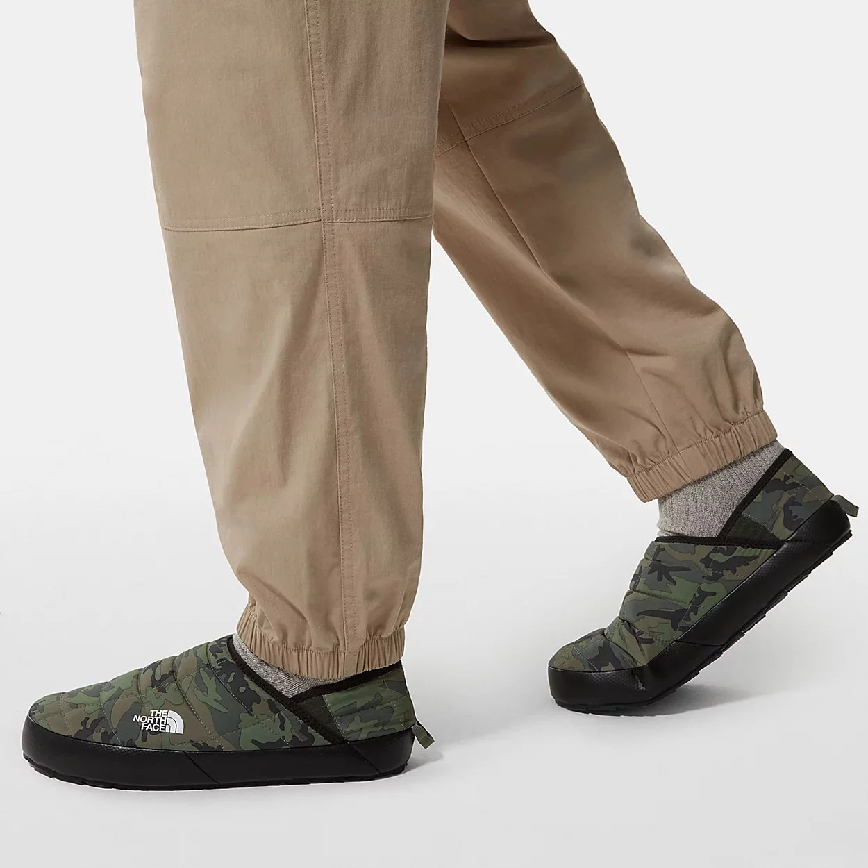The North Face Mens Thermoball Traction Winter Booties Thyme Brushwood Camo Sz 8 The North Face Thermoball Traction V Mule Shoe - Men main image 3