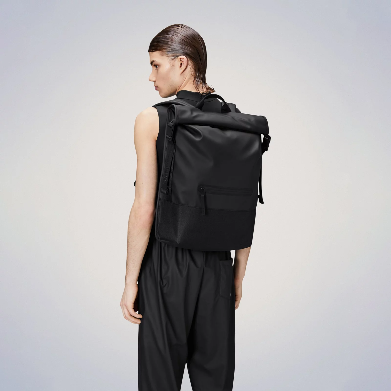 trail rolltop backpack rains Rains Trail Rolltop Backpack W3 Black 14320 01