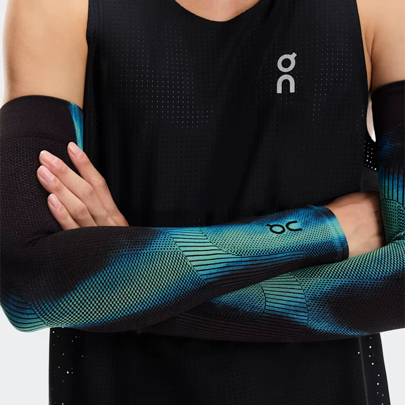 ウォーキング・ランニングウェア On Pace Arm Sleeves On Running Pace Arm Sleeves Black | Horizon 2UF30323398 U